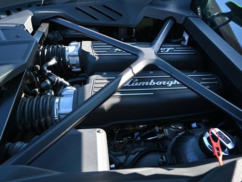 Used 2021 Lamborghini Huracan EVO RWD image 42