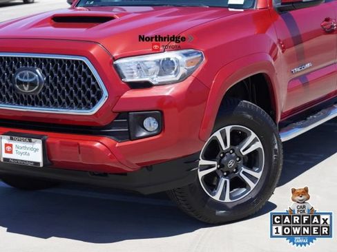 Used 2018 Toyota Tacoma TRD Sport w/ Technology Package RWD image 6