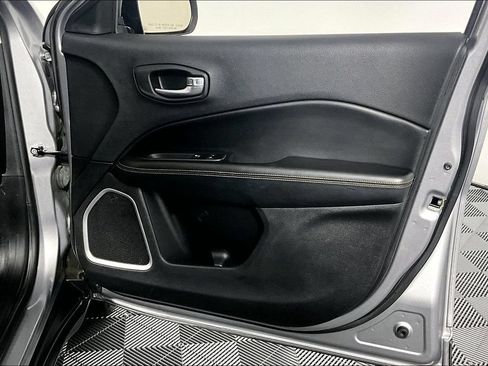 Used 2019 Jeep Compass Limited FWD image 23