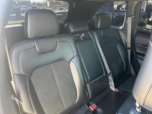 Used 2025 Jeep Grand Cherokee Altitude image 18