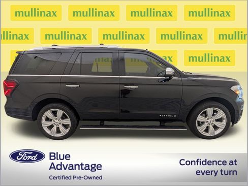 Used 2023 Ford Expedition Platinum AWD/4WD image 2