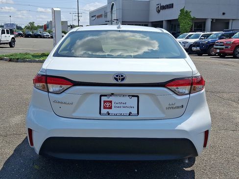 Used 2024 Toyota Corolla LE FWD image 6