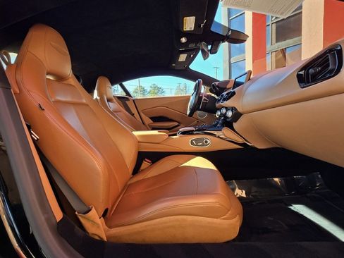 Used 2020 Aston Martin V8 Vantage Coupe image 16