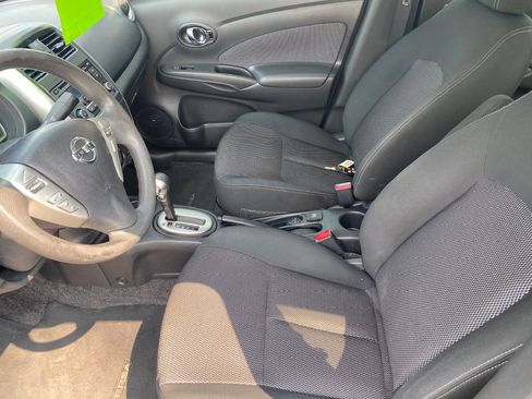 Used 2016 Nissan Versa SV image 5