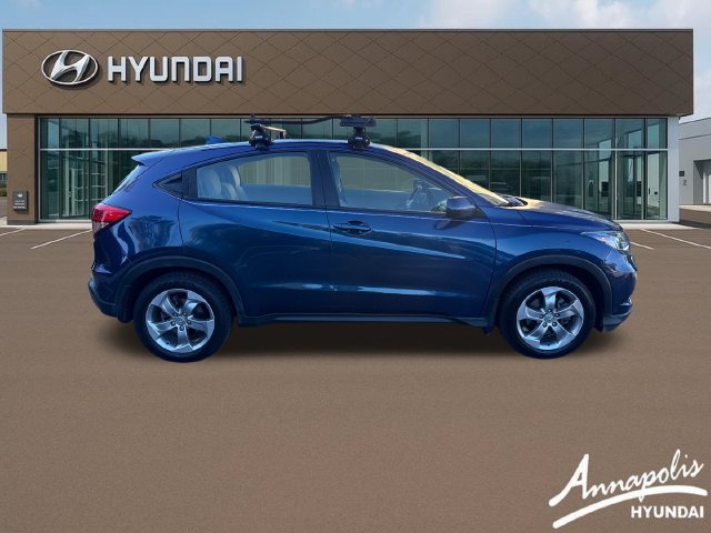 Used 2017 Honda HR-V LX image 6
