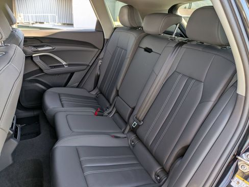 Used 2025 Audi Q5 Premium w/ Convenience Package AWD/4WD image 31