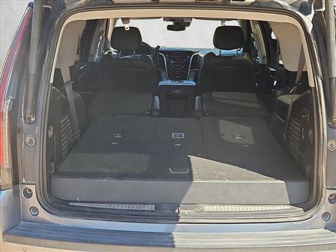 Used 2019 Cadillac Escalade Luxury w/ Escalade Sport Edition AWD/4WD image 6