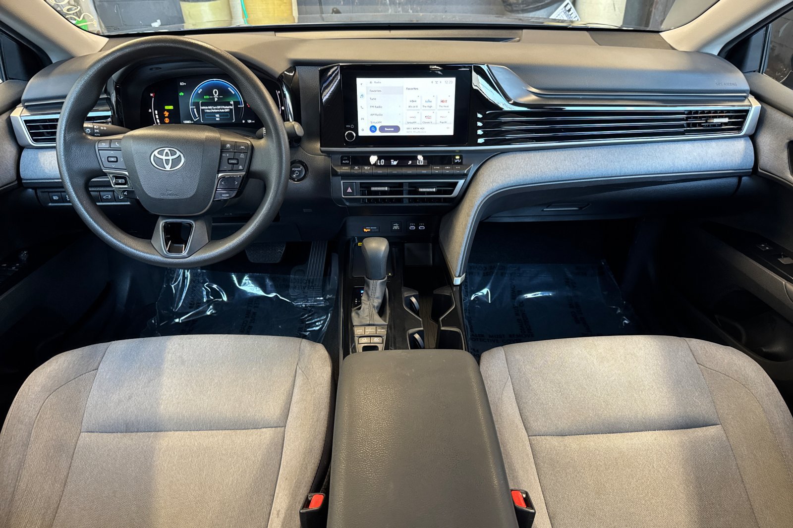 Used 2025 Toyota Camry LE FWD image 17