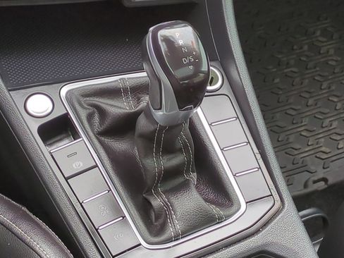 Used 2023 Volkswagen Jetta SE image 25