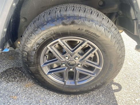 Used 2024 Jeep Wrangler Sport S image 8