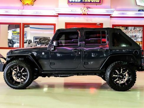 Used 2017 Jeep Wrangler Unlimited Sport AWD/4WD image 11