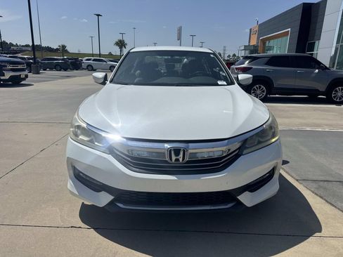 Used 2017 Honda Accord Sport Special Edition image 2