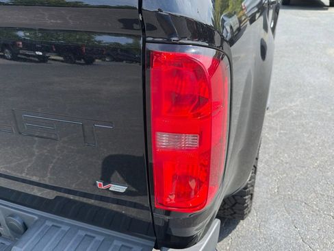 Used 2022 Chevrolet Colorado Z71 w/ Z71 Midnight Edition RWD image 21