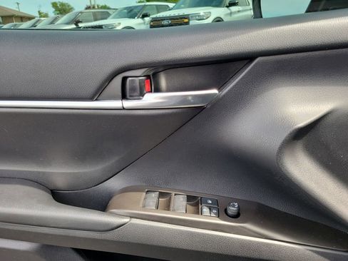 Used 2021 Toyota Camry SE image 20