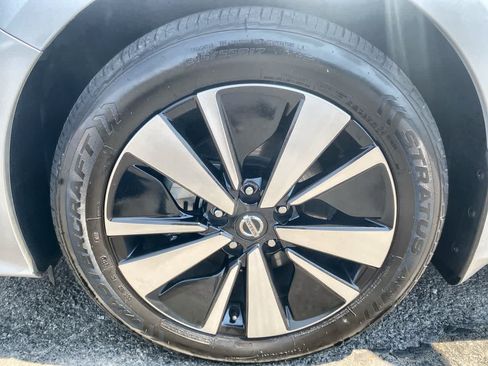 Used 2022 Nissan Altima 2.5 SV AWD/4WD image 10