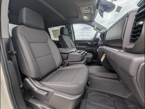 New 2026 GMC Sierra 1500 SLE image 16