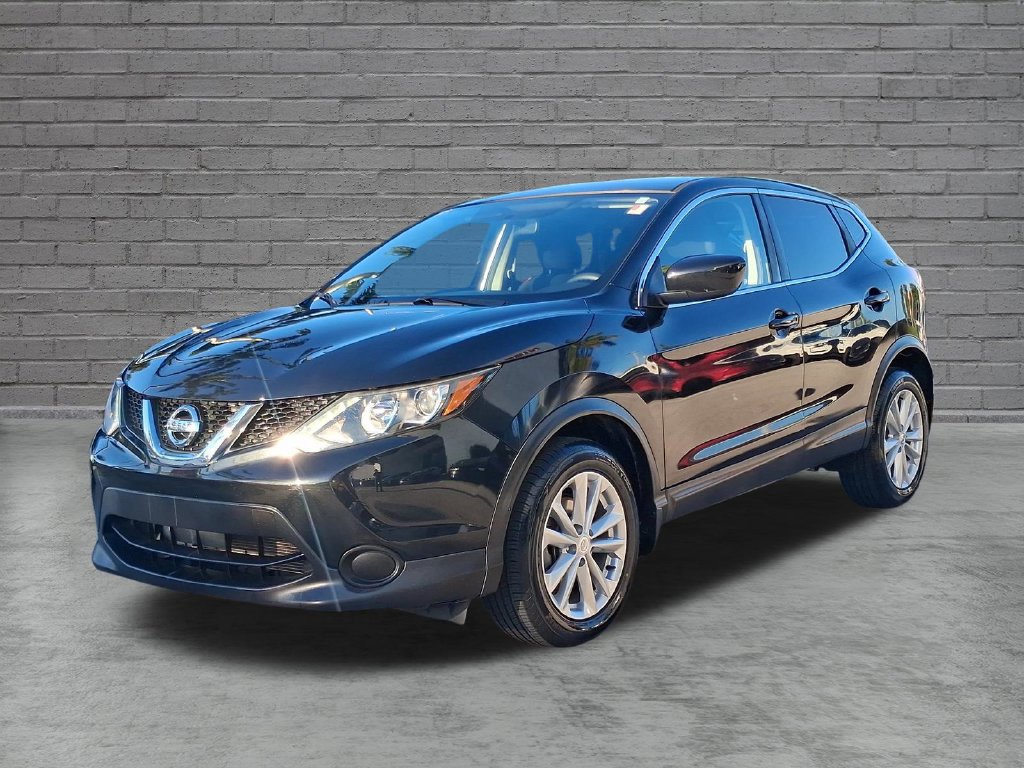 Used 2017 Nissan Rogue Sport S w/ S Appearance Package FWD image 3