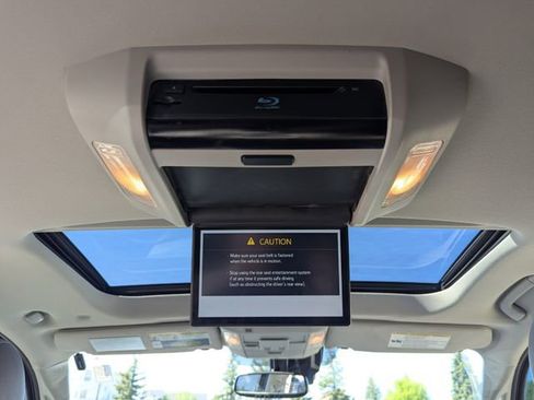 Used 2020 Toyota Sequoia Platinum AWD/4WD image 5
