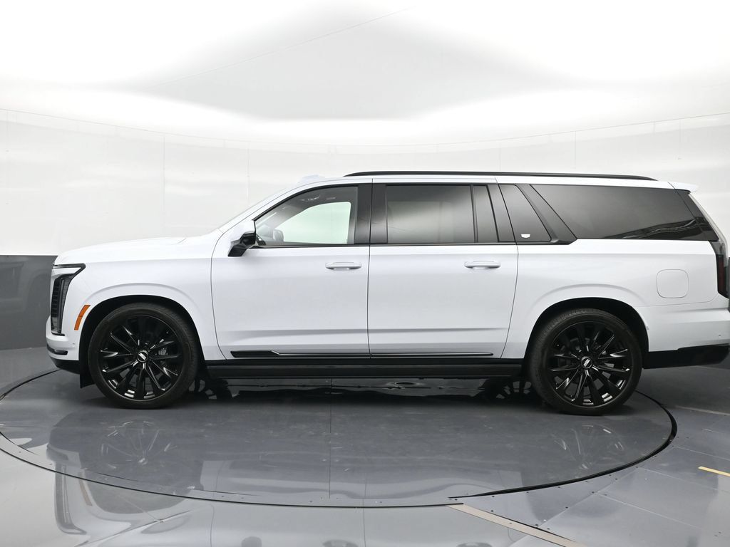Certified 2026 Cadillac Escalade ESV Platinum Sport w/ LPO, ONYX Package AWD/4WD image 5
