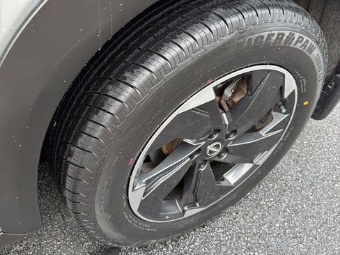 Used 2024 Nissan Rogue SV AWD/4WD image 16