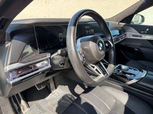 Used 2023 BMW 740i w/ Executive Package RWD image 17