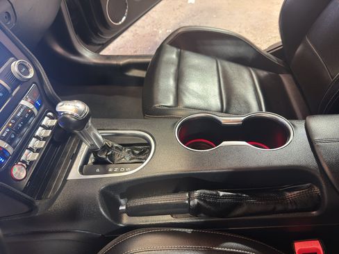 Used 2021 Ford Mustang Premium RWD image 20