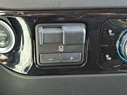 Used 2024 GMC Sierra 1500 SLE w/ Preferred Package image 22