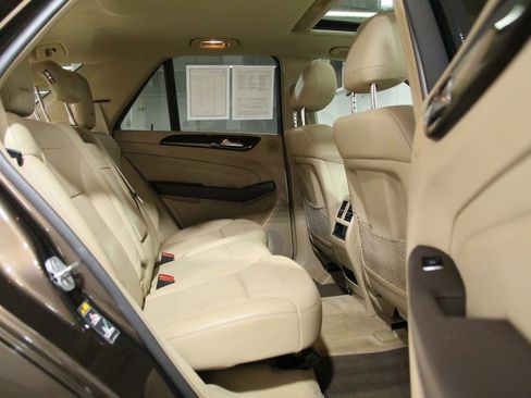 Used 2014 Mercedes-Benz ML 350 BlueTEC 4MATIC image 24