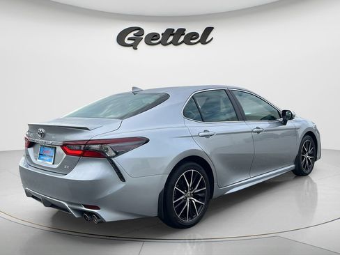 Used 2024 Toyota Camry SE w/ Cold Weather Package FWD image 5