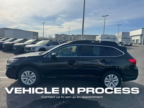 Used 2018 Subaru Outback 2.5i Premium image 6