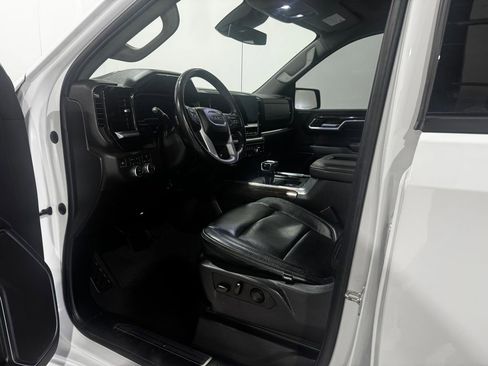 Used 2022 GMC Sierra 1500 Elevation w/ LPO, Elevation Black Package AWD/4WD image 15