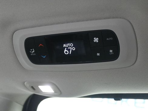 Used 2018 Chrysler Pacifica Limited w/ Advanced Safetytec Group image 30