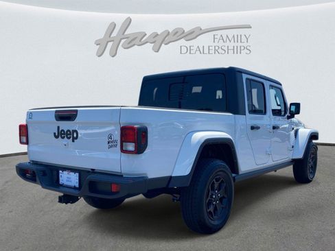 Used 2022 Jeep Gladiator Sport AWD/4WD image 3