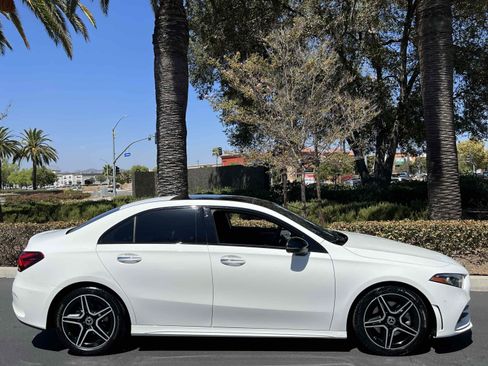 Used 2022 Mercedes-Benz A 220 w/ AMG Line image 17