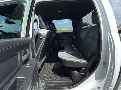 Used 2023 RAM 2500 Tradesman w/ Chrome Appearance Group image 17