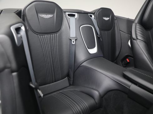 Used 2019 Aston Martin DB11 Volante RWD image 32