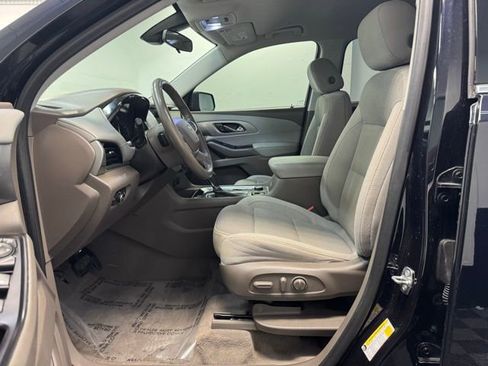 Used 2020 Chevrolet Traverse LT image 13