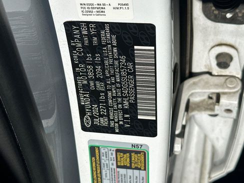 Used 2025 Hyundai Elantra SEL FWD image 27
