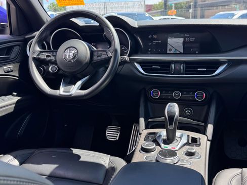 Used 2022 Alfa Romeo Stelvio Ti image 26