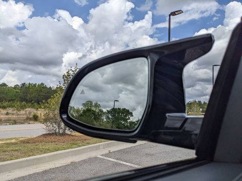 Used 2024 BMW X6 M60i w/ Executive Package image 16