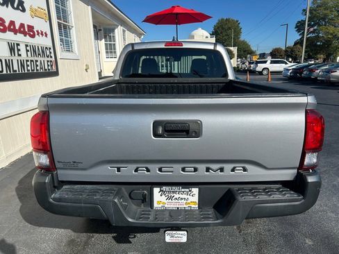 Used 2019 Toyota Tacoma SR image 6