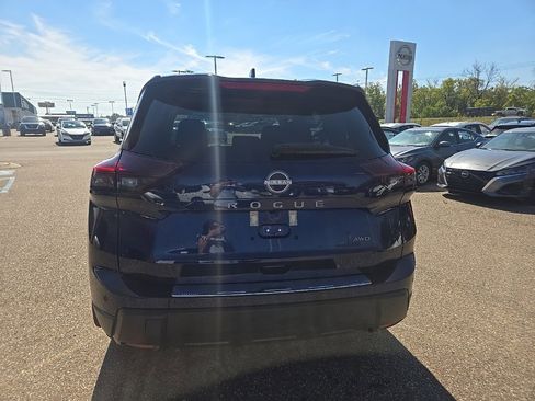 New 2026 Nissan Rogue SV image 6