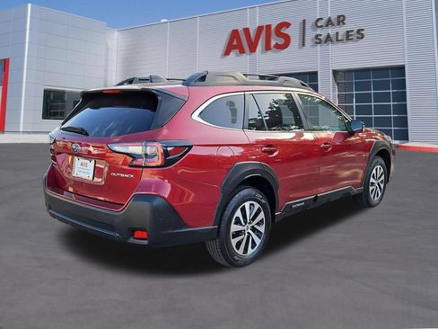 Used 2025 Subaru Outback Premium AWD/4WD image 6