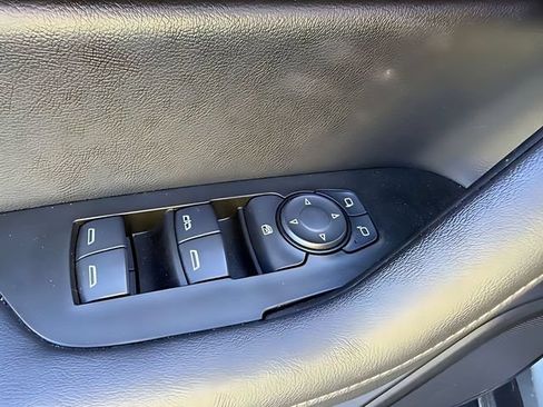 Used 2025 Chevrolet Blazer LT AWD/4WD image 8