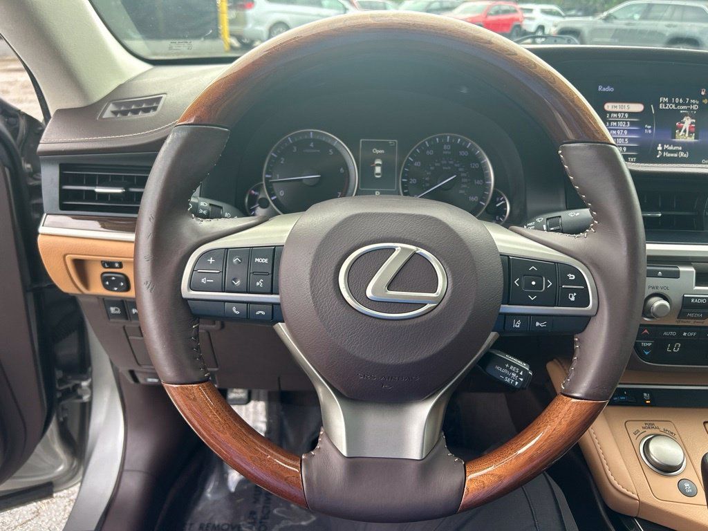 Used 2018 Lexus ES 350 w/ Premier Package FWD image 16