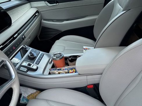 Used 2024 Hyundai Palisade Calligraphy image 8