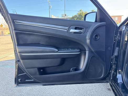 Used 2021 Chrysler 300 Touring w/ Sport Appearance Package image 10