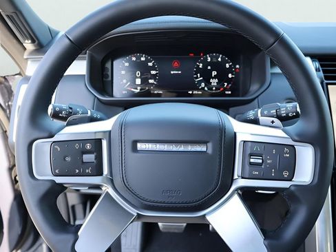 New 2026 Land Rover Discovery Limited Edition image 31