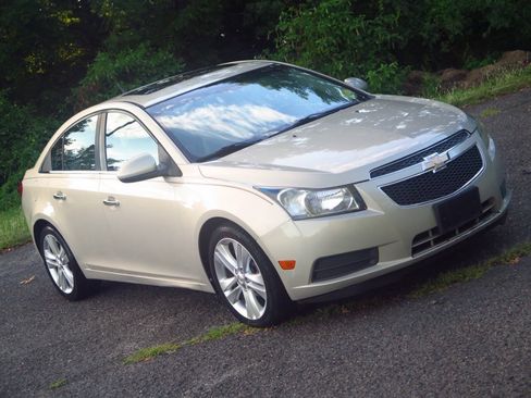 Used 2011 Chevrolet Cruze LTZ FWD image 27