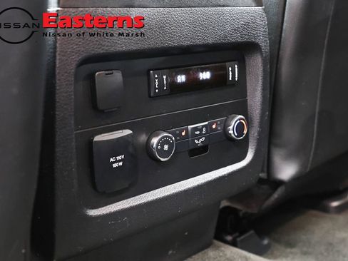 Used 2016 Lincoln Navigator Reserve AWD/4WD image 21